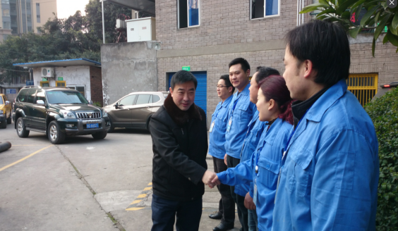 佳節迎春生笑容??新春慰問表關懷