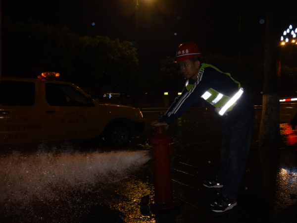 沖洗管網保水質 安全巡查責任重