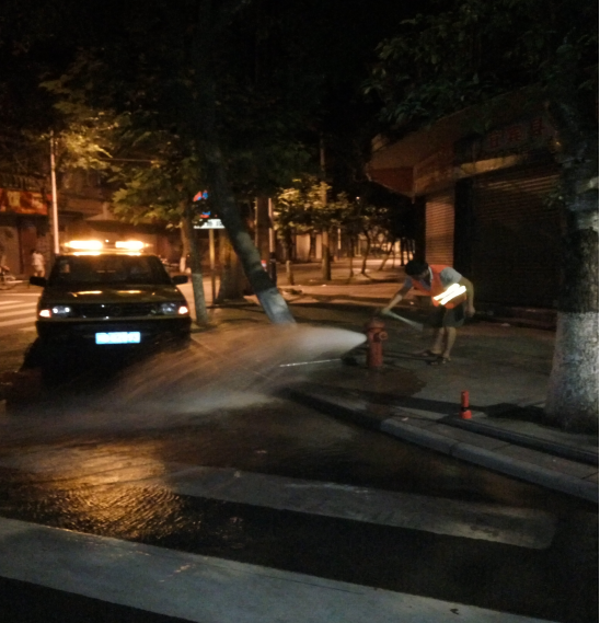 沖洗管網  保障水質