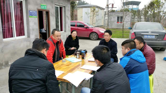 擼起袖子加油干  團結協作暖人心