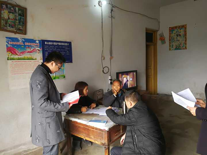 用心、用情、用勁，堅決打贏脫貧攻堅戰