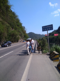 勤勤懇懇為工作，認認真真為百姓