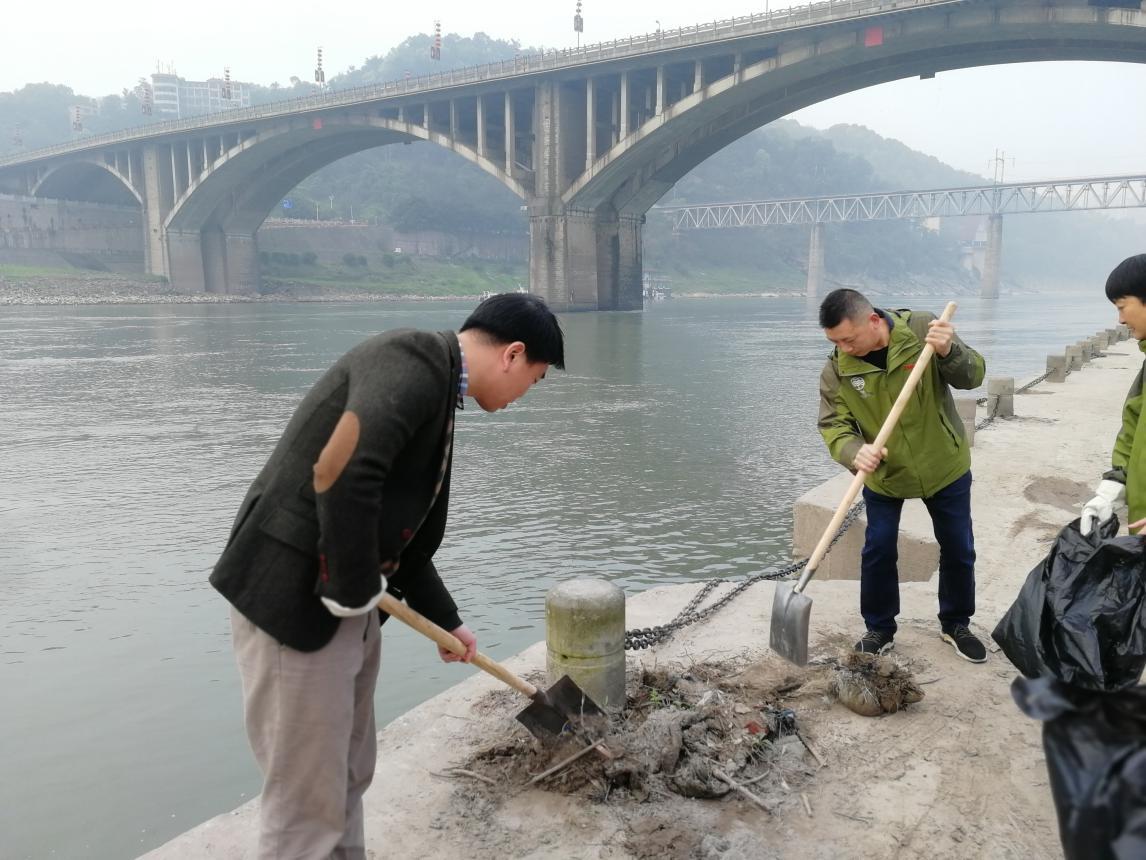 學雷鋒精神 做創文先鋒