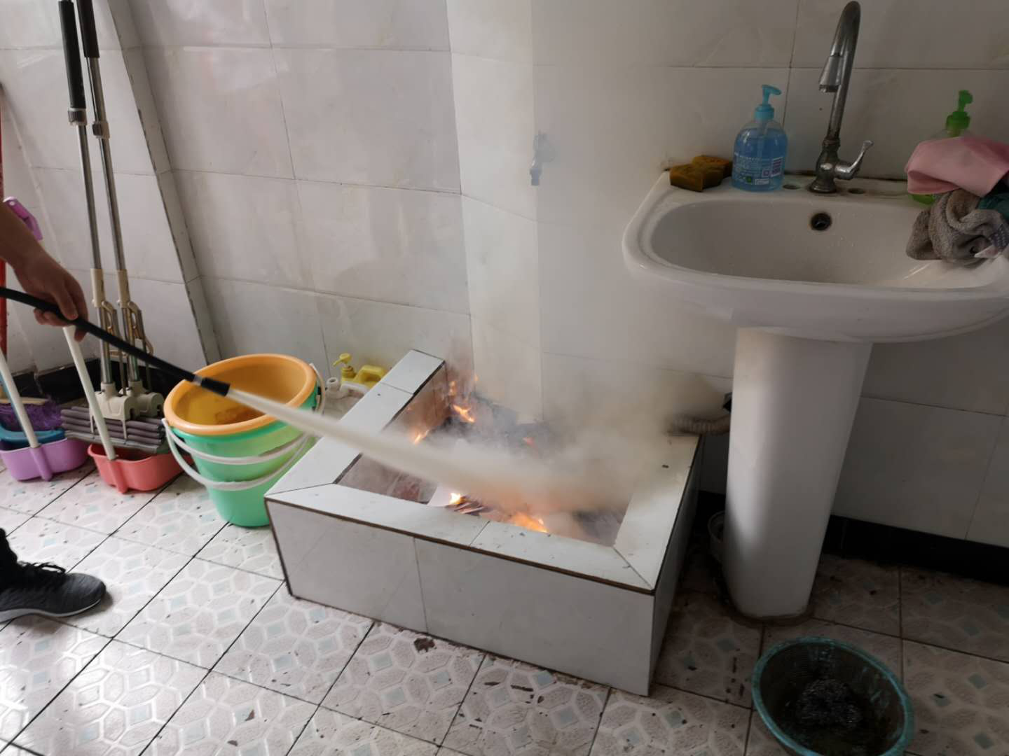 設計公司召開安全工作會