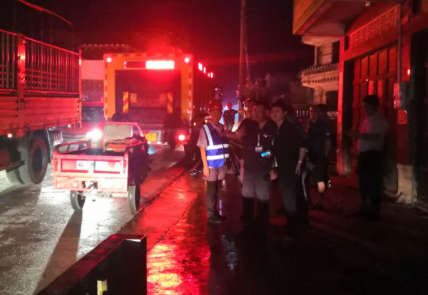 徹夜奮戰14小時,圓滿完成震區臨時供水保障任務