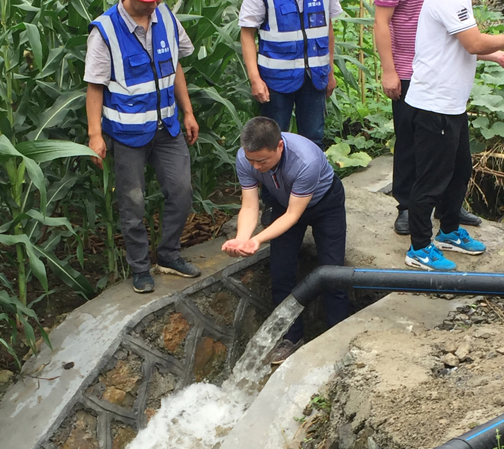 徹夜奮戰14小時,圓滿完成震區臨時供水保障任務