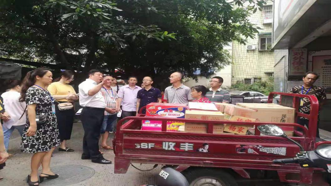 敘州區政法委書記到金沙農貿市場調研