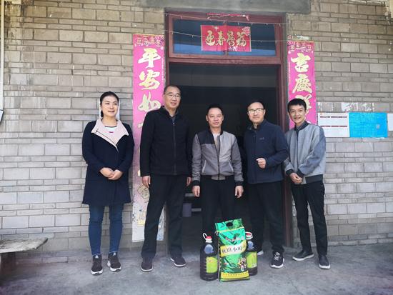 集團(tuán)公司黨委書記、董事長周燕賓一行調(diào)研脫貧攻堅工作