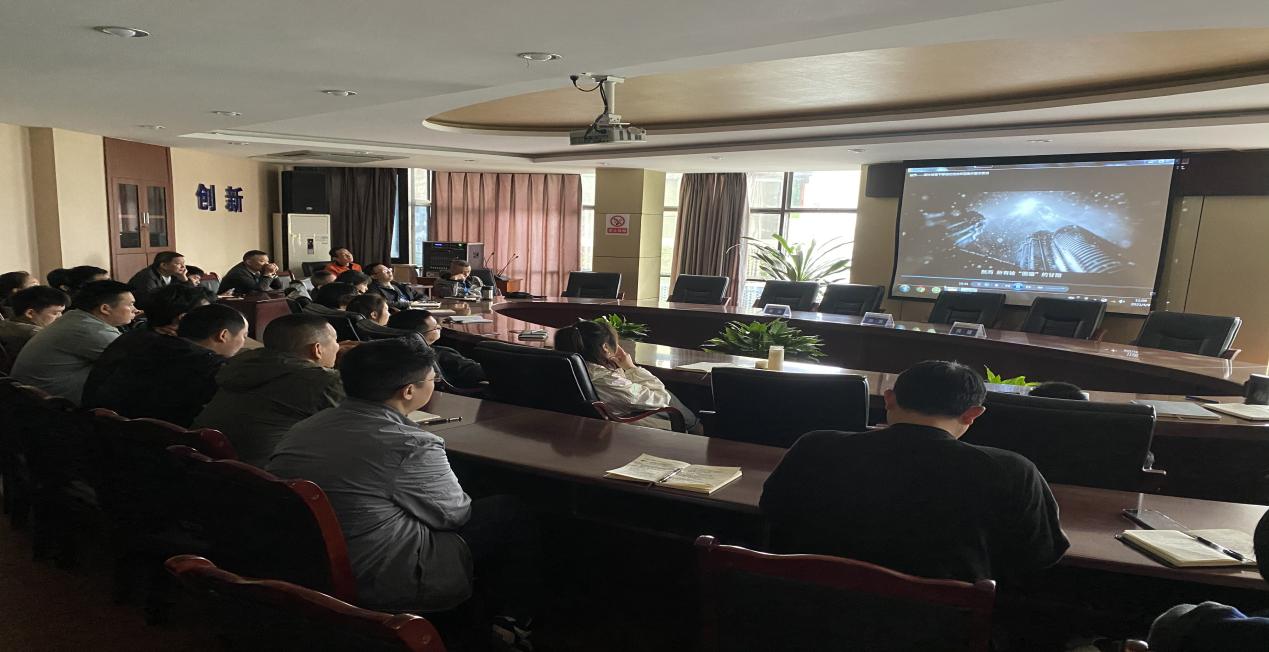 高舉防腐旗幟，弘揚時代正氣