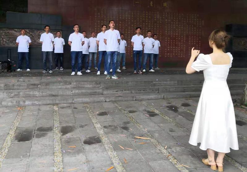 傳承紅色精神 賡續百年征程 ——共產黨員服務大隊支部開展主題黨日活動