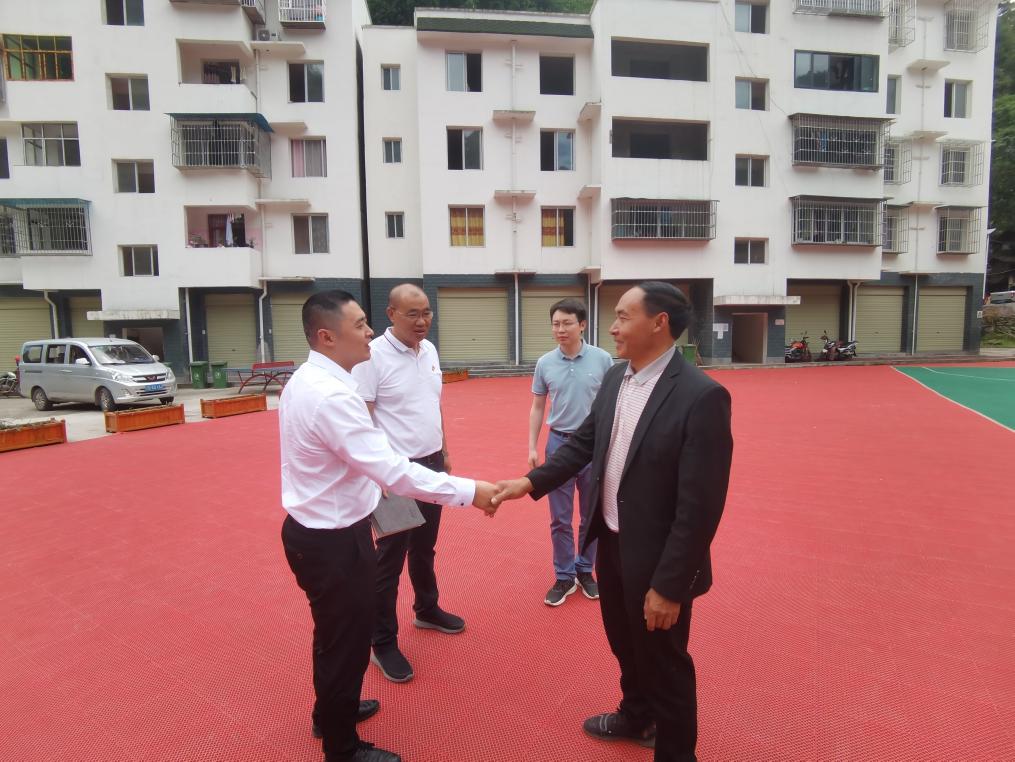 集團公司選派駐村“第一書記”赴屏山縣夏溪鄉爛壩村任職報到