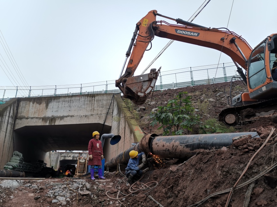 東部產業園D630供水管道控制性節點工程穩步推進