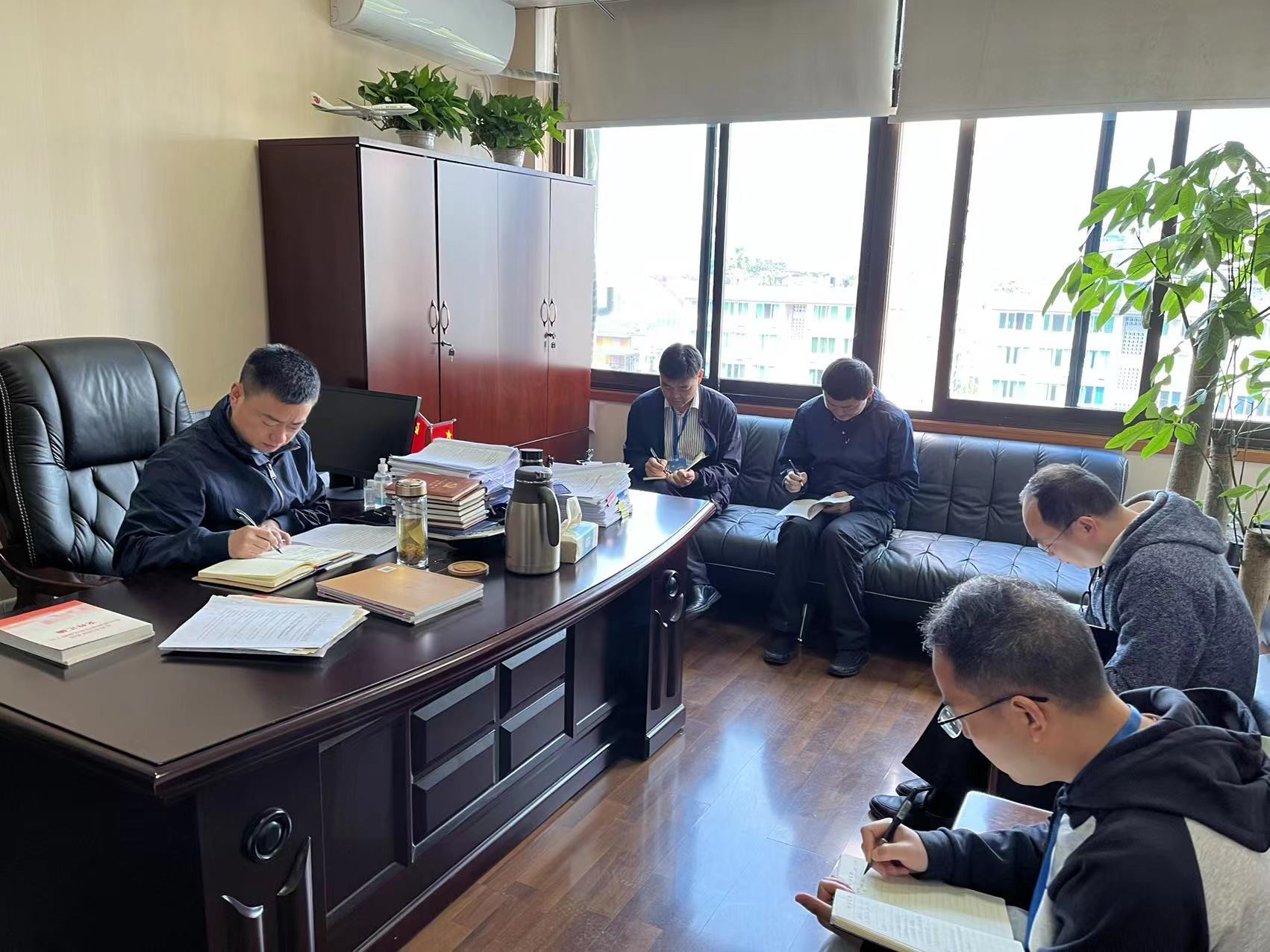 樹(shù)廉潔之心，行廉潔之事，做廉潔之人