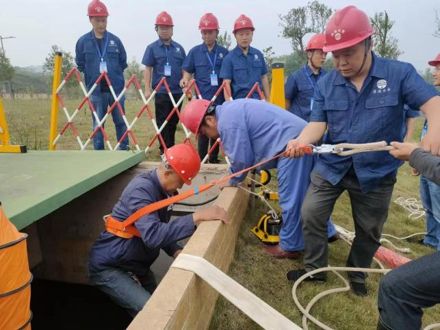 制水分公司開展有限空間作業應急演練