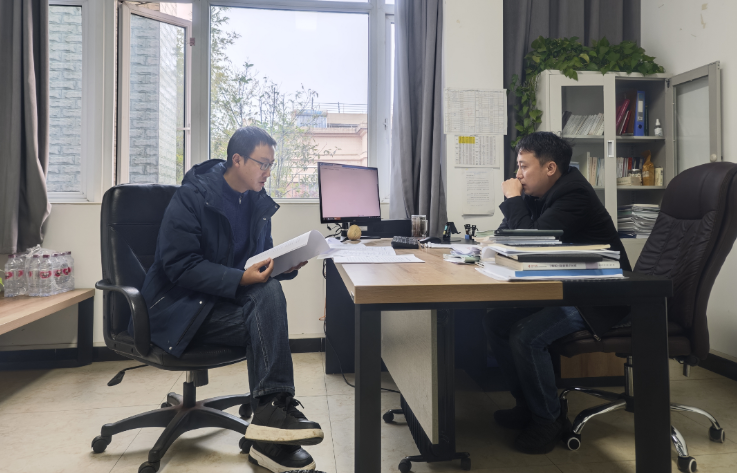 對(duì)標(biāo)先進(jìn)經(jīng)驗(yàn) 扎實(shí)推進(jìn)標(biāo)準(zhǔn)化工地建設(shè)——規(guī)劃建設(shè)部赴翠屏區(qū)質(zhì)安站開展交流學(xué)習(xí)